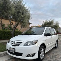 2004 Mazda MPV