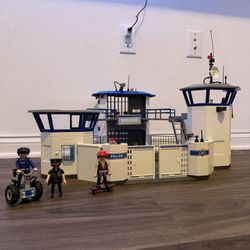 Playmobil 6872 Police Command Center with Prison