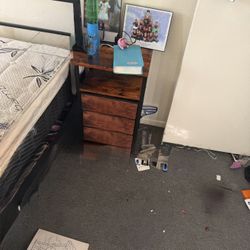 2 Full Size Beds White & Faux Oak