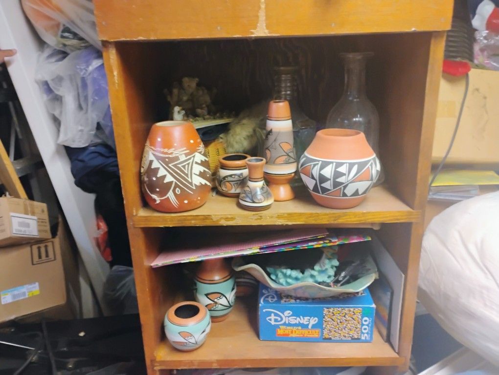 Navajo Pottery Deco