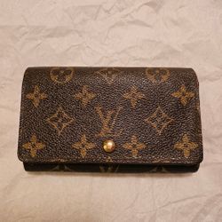 Louis Vuitton Monogram Tresor Wallet 
