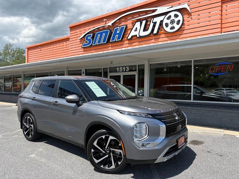 2023 Mitsubishi Outlander SE
