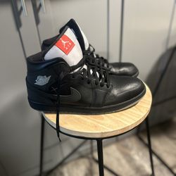 Jordan 1 Mid SE