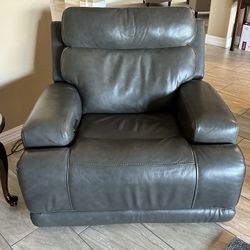 Oversized motorized recliner