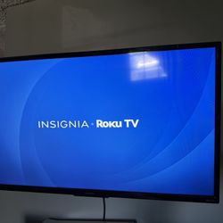 TV- Insignia Roku TV 40”