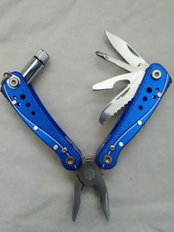 TOOLS BRAND NEW WITH LIGHT