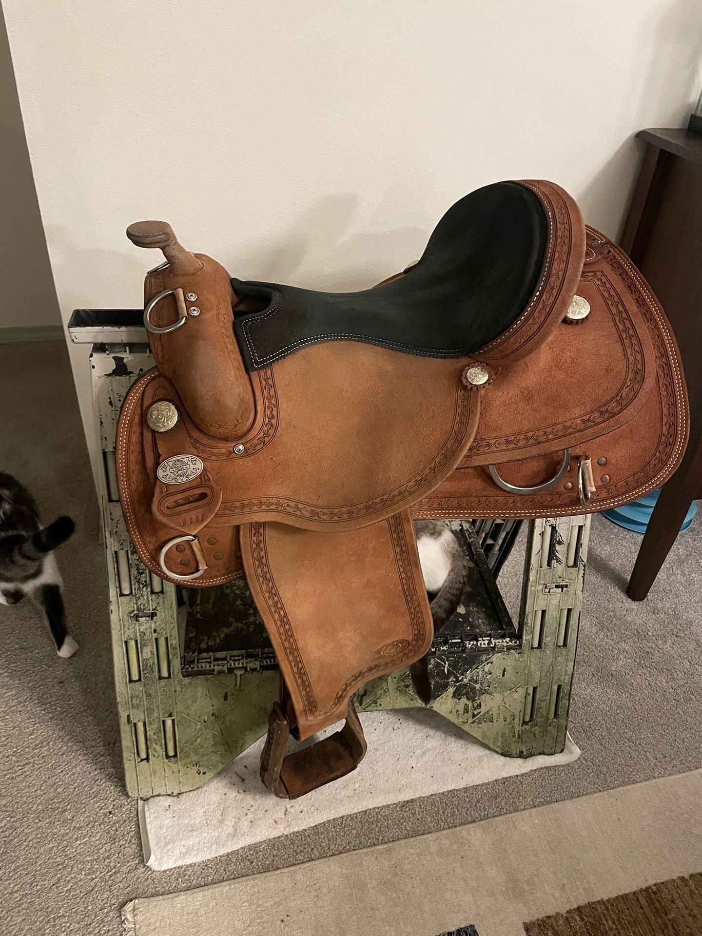 Double C work saddle