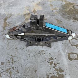 Vitol automotive scissor jack, model DB-1132T