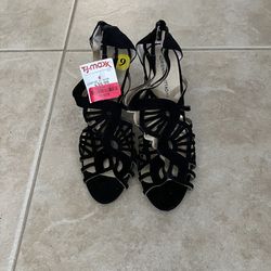 New with tags high heels Size 9