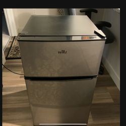 Small Refrigerator Willz