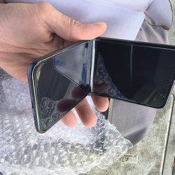 Moto Razr 2024