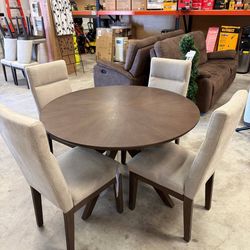 Bayside Furnishings by Whalen 5-Piece Dining Set