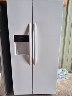 Frigidaire 22 Cu. Ft. 33" Standard-Depth Side-by-Side Refrigerator
