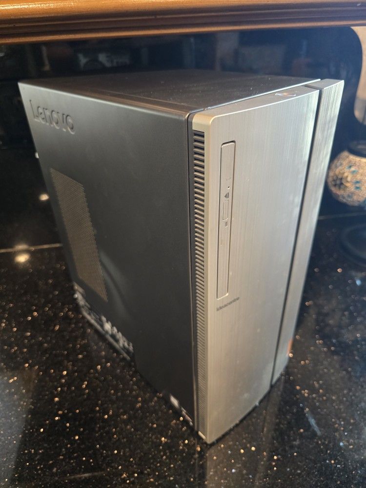 Lenovo Desktop - Win 11 Home