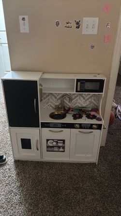 Play kitchen