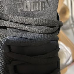 Mens 10 1/2 Pumas Son Nuevos