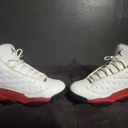 Jordan 13 "Chicago" Size 9