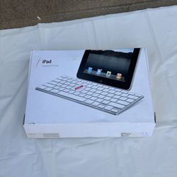 Apple iPad Keyboard Dock A1359 30-Pin 1st, 2nd Generation iPad Accessory