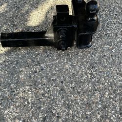 adjustable tri-ball trailer hitch mount