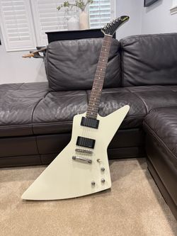 Epiphone 2025 80s EMG explorer