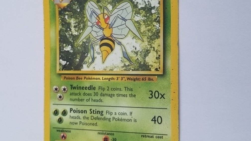 Beedrill 17/102 Base set Rare Non Holographic pokemon card