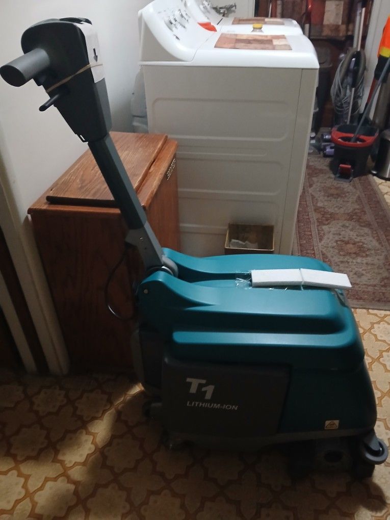 Selling A Tennant T1 Floor Sweeper And Scrubber 15"inch 2.5-3gallon Battery Lithium New Never Used Comes With Charger And Manuel Selling For $6500