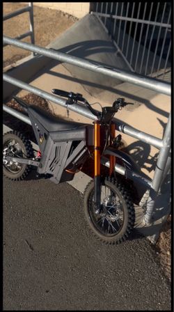 Emoto under 1k miles miles might go up if not bought 37mph about 40 range read description