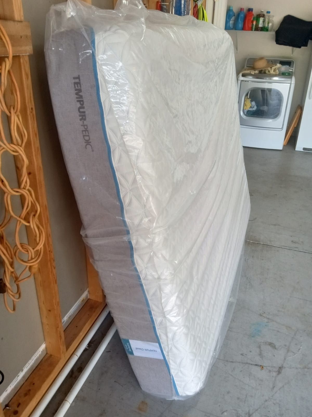 Tempur-Pedic Queen Mattress With -FREE ! Tempur-Pedic Box Spring