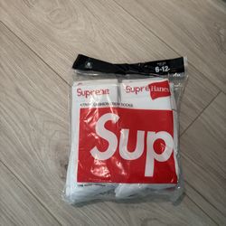 Supreme socks