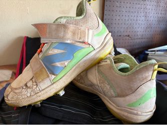 Baseball metal cleats