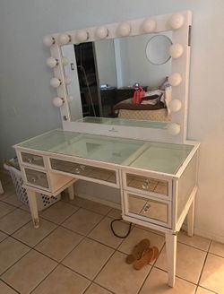 Impressions vanity