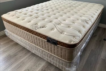 Queen organic cloud edition Europillow top 12inch Matres Andboxspring