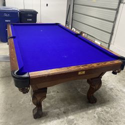 8’ Admiral Pool Table In Excellent Condition With Cues, Balls, Accessories