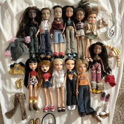 12 Bratz Dolls 