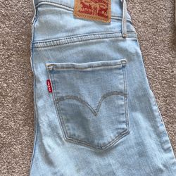 Size 25 Levi’s
