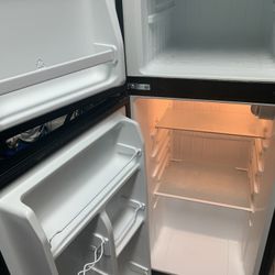 mini fridge 