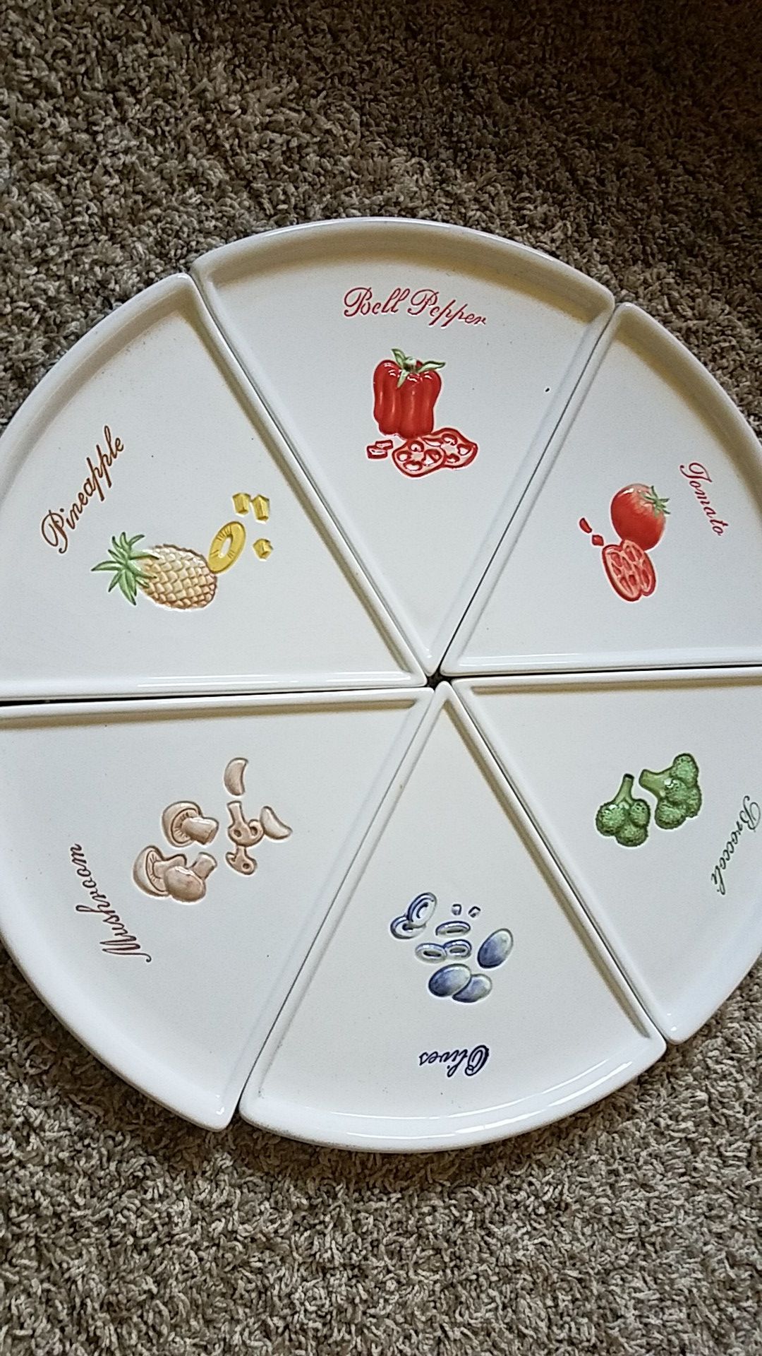 Set of 6 pottery barn pizza plates