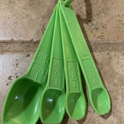 Vintage Green Tupperware Plastic Measuring Spoons