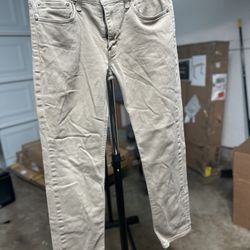 Levi’s 511 33x32 Tan color 