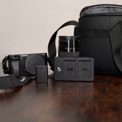 Sony A6000 + 2 Batteries + 55/210 Lens + Charger + Bag