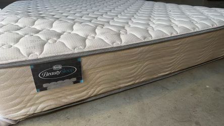 Simmons Queen size Soft Spring mattress