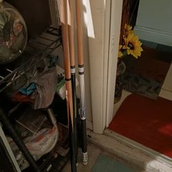 3 LIKE NEW 57IN WOOD POOL STICKS 20 SET FINAL PRICE