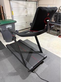 Like new peloton treadmill