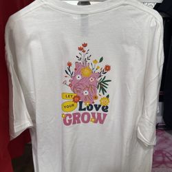 Let Your Love Grow Floral Heart Tee 🌸💗