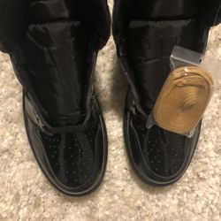 Jordan 1 Metallic Gold Size 9.5 Me