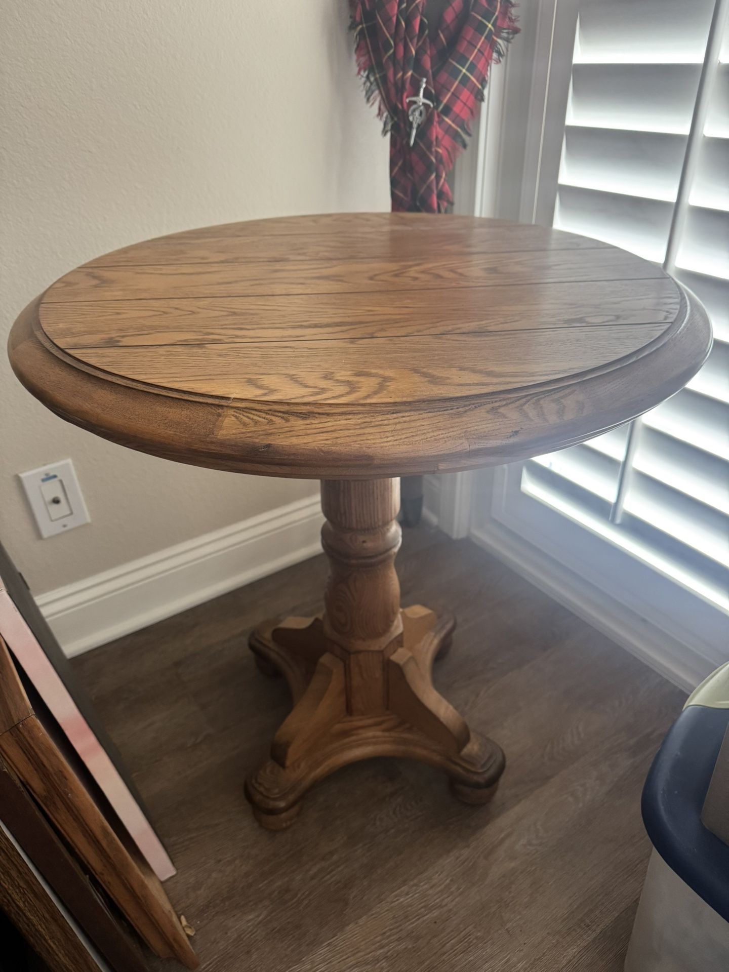 Round End Table