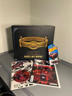 Batman Collector Lot Utility Belt Replica Hot Wheels Comics White Knight DC