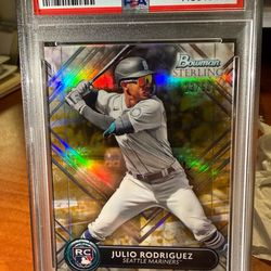 ⚾ Julio Rodríguez GOLD RC /50 PSA 8 🔥 Mariners INVESTMENT PIECE  🚨 Serious Julio collectors — this is a tough one to find in this format.