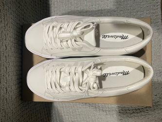 Upper Leather white tennis shoes