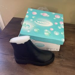 Brand New Women Boots
